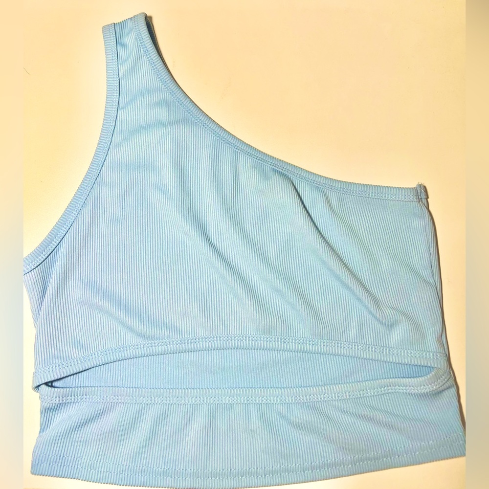 One shoulder croptop